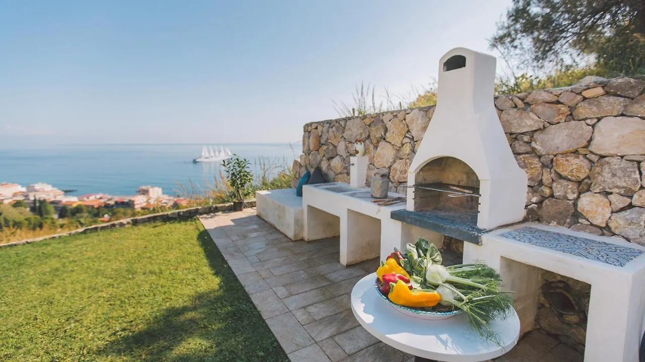Villa Triscele 10, Emma Villas Giardini Naxos 0*,  Italy